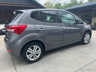 HYUNDAI ix20 1.4i 66 KW PDC TEMPOMAT VYHŘ.SEDADLA 2xALU KOLA - 5