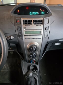 Toyota Yaris 1.0 - 5