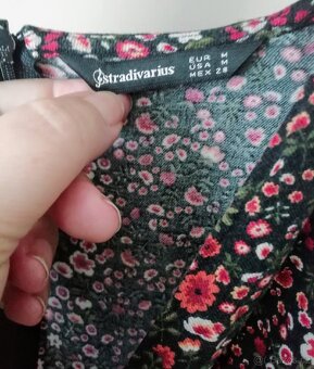 Něžné, letní šaty, přírodní materiál zn. Stradivarius, M - 5