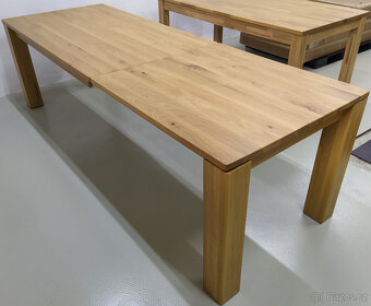 Nové velké bytelné jídelní stoly rozkládací celomasiv DUB - 5