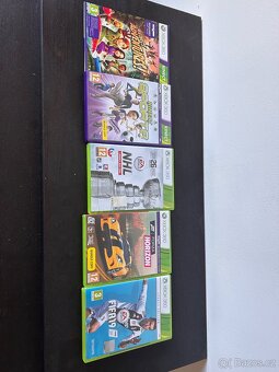 Xbox 360 + Kinect + 2 ovladače + 5 her - 5