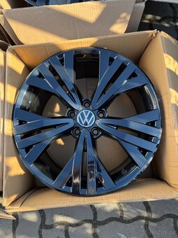 ORIGINÁL Alu Volkswagen KALAMATA R18, 5x112 - TOP STAV - 5