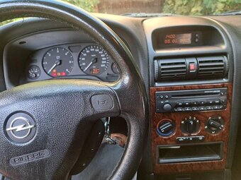 Opel Astra Caravan - 5