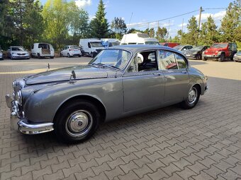 Daimler V8 250 - 5