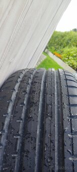 Continental 205/55/16 na plechovém disku - 5