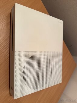 Xbox One S - 1TB - 5