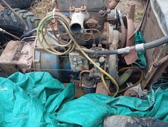 Prodám starý traktůrek Ursus 1974 - 5