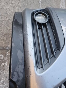 Opel Astra H přední nárazník. - 5