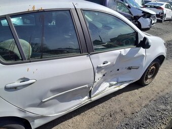 Renault Clio 1.5 DCI - 5