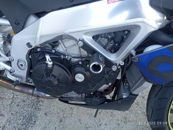 Aprilia tuono v4r 1100 - 5