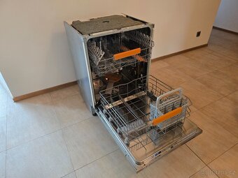 Myčka Elektrolux ESL67070R - 5