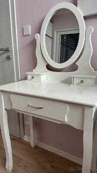 Kosmetický stolek - 5
