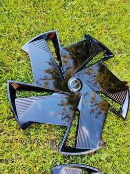 Poklice Volvo Aero r19 ex30 - 5