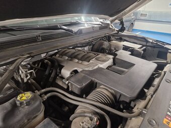 Cadillac Escalade ESV 6.2 Platinum V8 - 5