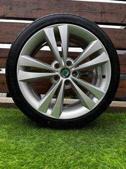 Alu kola 5x112 R18 s letním pneu (neo) - 5