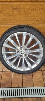 Alu kola Škoda superb R19 235/40/R19 - 5