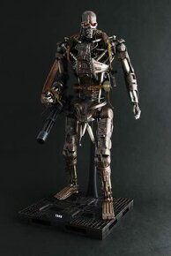 Hot Toys Terminator T600 - 5