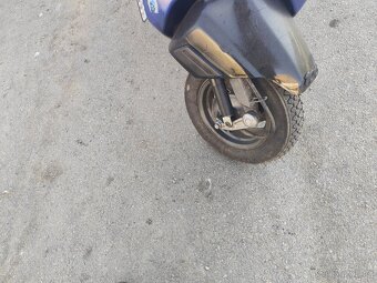 Skútr 80 ccm - 5