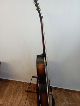 Kytara,, Gibson" s výřezem - 5