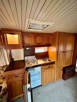 Karavan obytný přívěs Hobby de lux plus termo strecha - 5