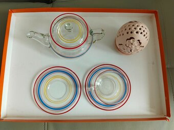 Skleněná konvička,2 podšálky,1 hrníček,ker.dekorace-Z DĚDICT - 5