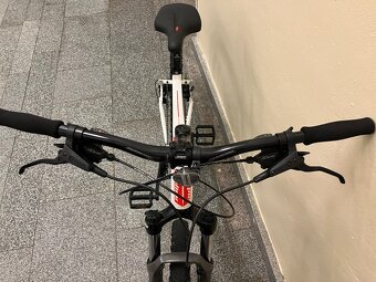 AUTHOR SULUTION 29 ASL, 18" - 5