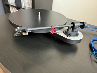 Gramofón Pro-Ject Elemental - 5