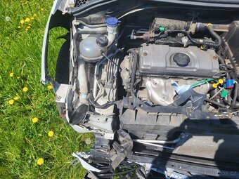 Prodám havarovaný Peugeot 207 - 5