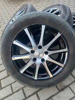 Kola ford focus - 5