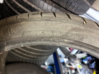 Pneu vredestein 225/35r19 - 5