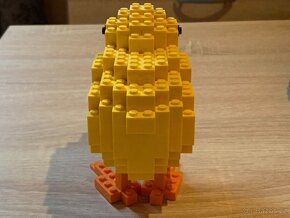 ORIGINÁLNÍ LEGO KUŘÁTKO (DEKORACE) - 5