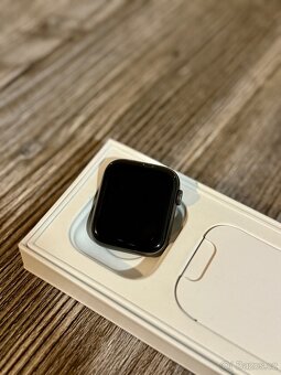 Apple Watch Series 6 (GPS) - 44 mm - 5
