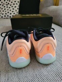 Dívčí tenisky Air Jordan Zion 4 zn. Jordan, vel. 37,5 - 5