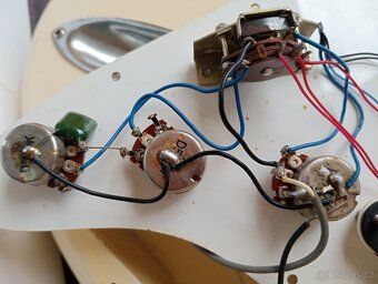 52 až 55 ročná vintage Maya Stratocaster (70. roky) - Japan - 5