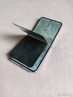 Samsung Galaxy Z Flip 4 - 5