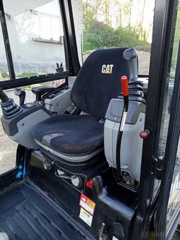 Prodám mini bagr CAT Caterpillar 302.2 D - 5
