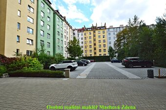 Pronájem parkovacího stání, Praha 3 - 5