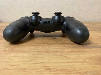 Ovladače PS4 - 5