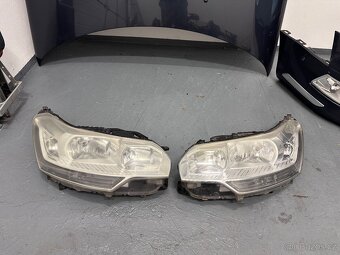 Citroen C5 II X7 přední část kapota nárazník světla - 5