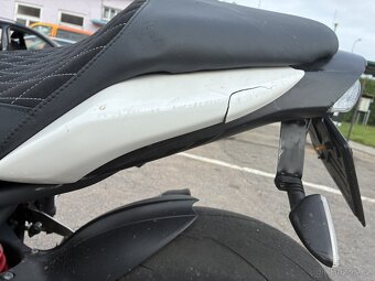 Triumph Speed Triple 1050 ABS HAVAROVANÁ - 5
