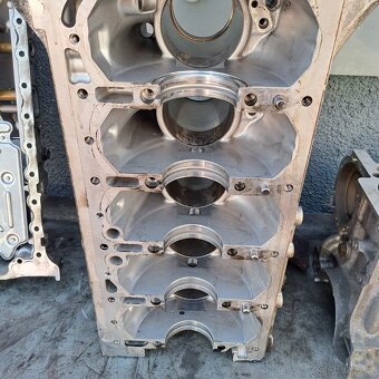 Volvo motor D5 - opravený blok motoru se zárukou - 5