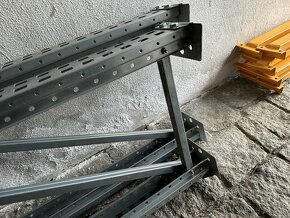 Masivní kovový regál například na kola / pneumatiky - 5