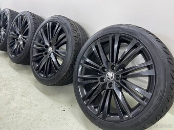 letní originál sada Škoda Superb III Canopus 19" 5x112 - 5