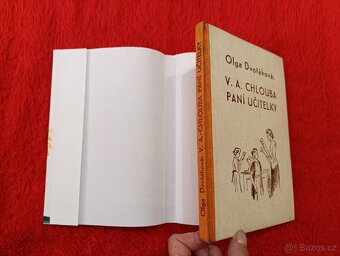 PRVNÍ LAVICE CHLOUBA PANÍ UČITELKY - 5