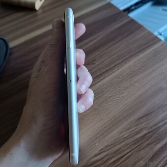 Iphone se 2020 bílý - 5