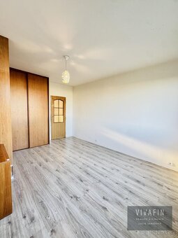 Pronájem 3+1+ lodžie, 82 m2, s komorou, samostatné pokoje, M - 5