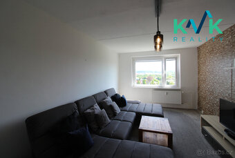 Byt v dispozici 4+1(+lodžie) o výměře 93 m², Ostrov - 5