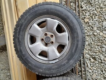 Vranik 195/70 r15 - 5