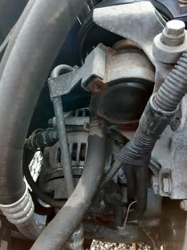 Dacia Logan 1,4i 55kW 2005 - krasna, JEZDI, DILY - 5