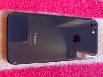iPhone 8 64 GB + krabička - 5